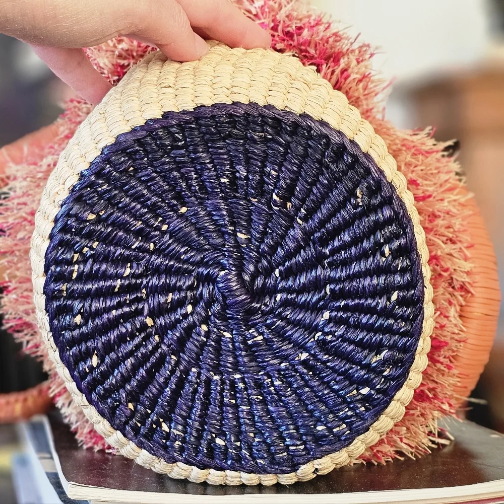 AAKS Straw Raffia African Basket Handbag - Picture 5 of 8